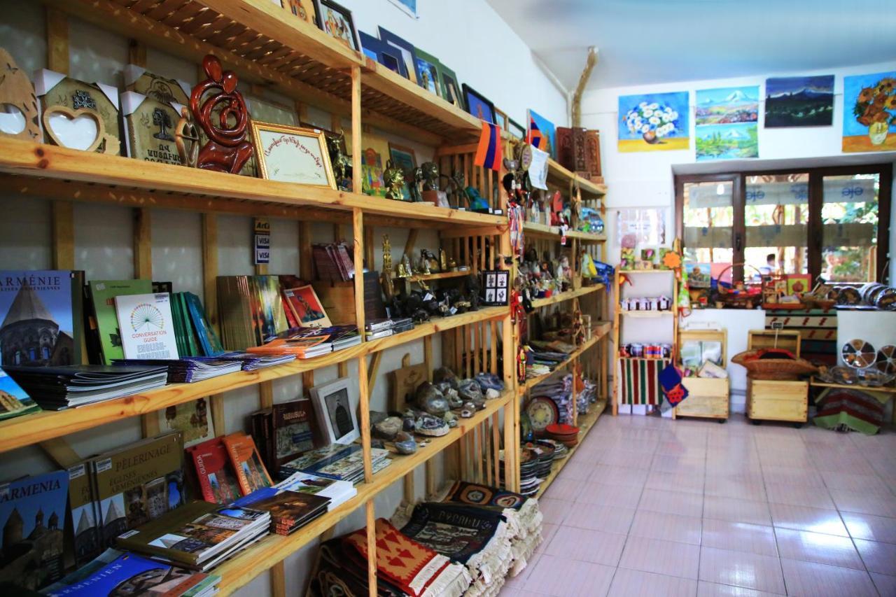 Machanents Art Hotel Vagharshapat Εξωτερικό φωτογραφία